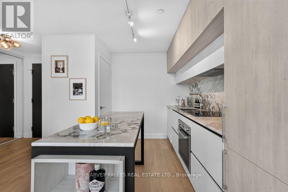 #510 151 AVENUE ROAD - 6