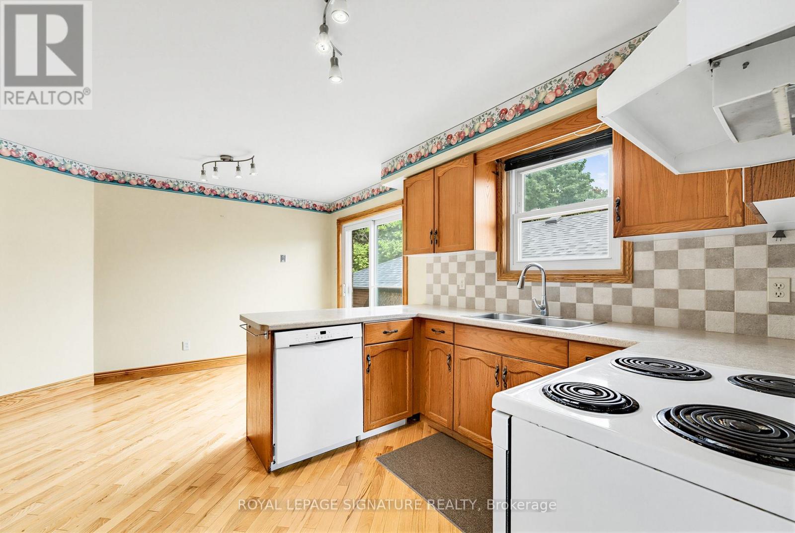 20 MCFEETERS CRESCENT - 13