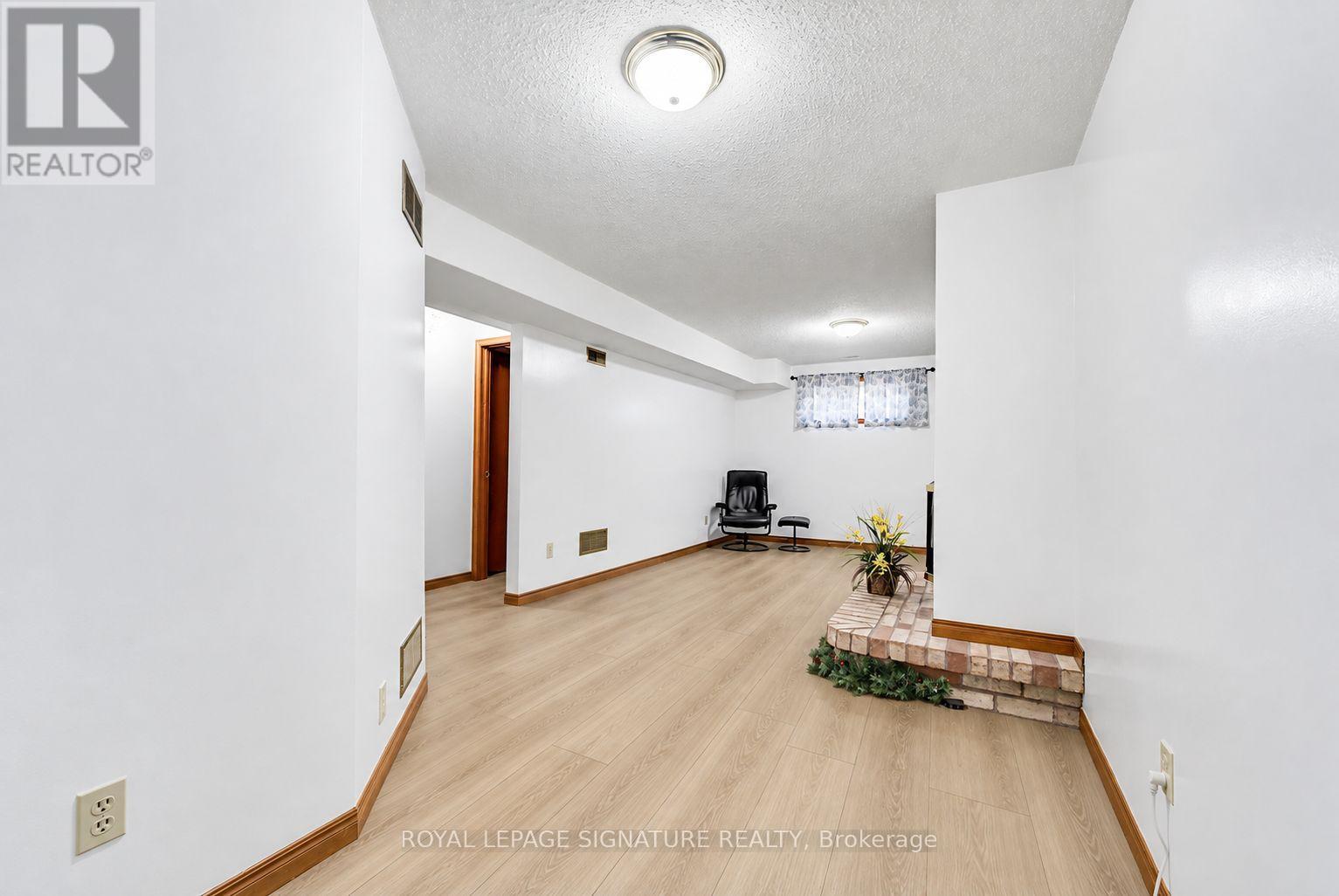 20 MCFEETERS CRESCENT - Image 25