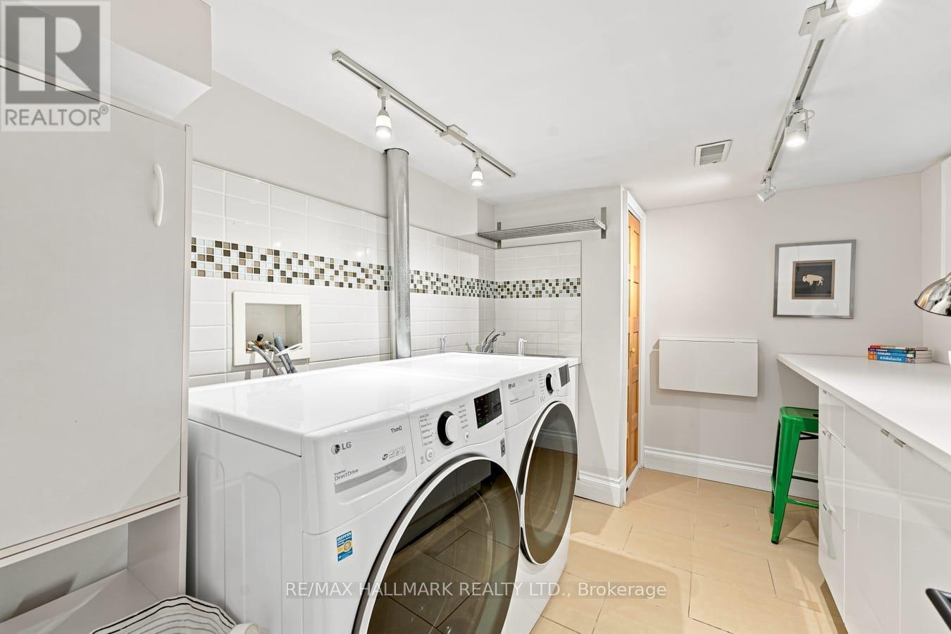 15 REDWOOD AVENUE - 31
