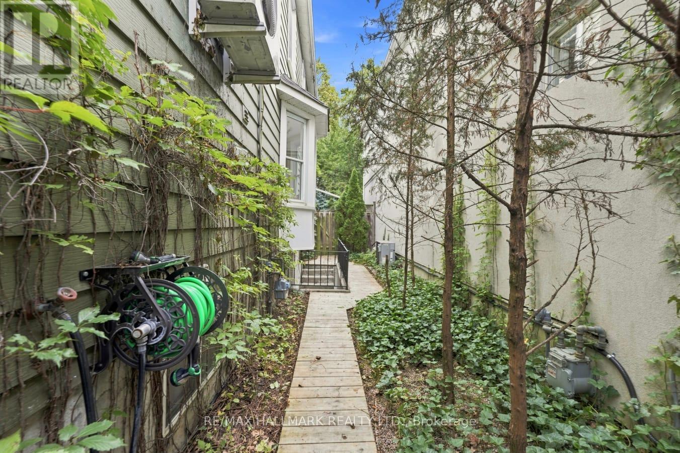 15 REDWOOD AVENUE - 44