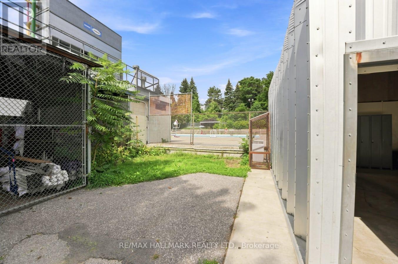 15 REDWOOD AVENUE - 46