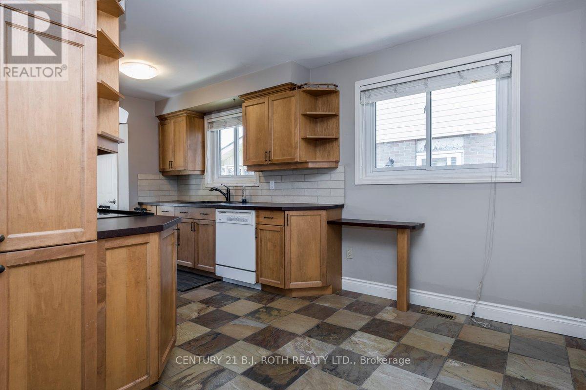 36 CYNTHIA COURT - 6