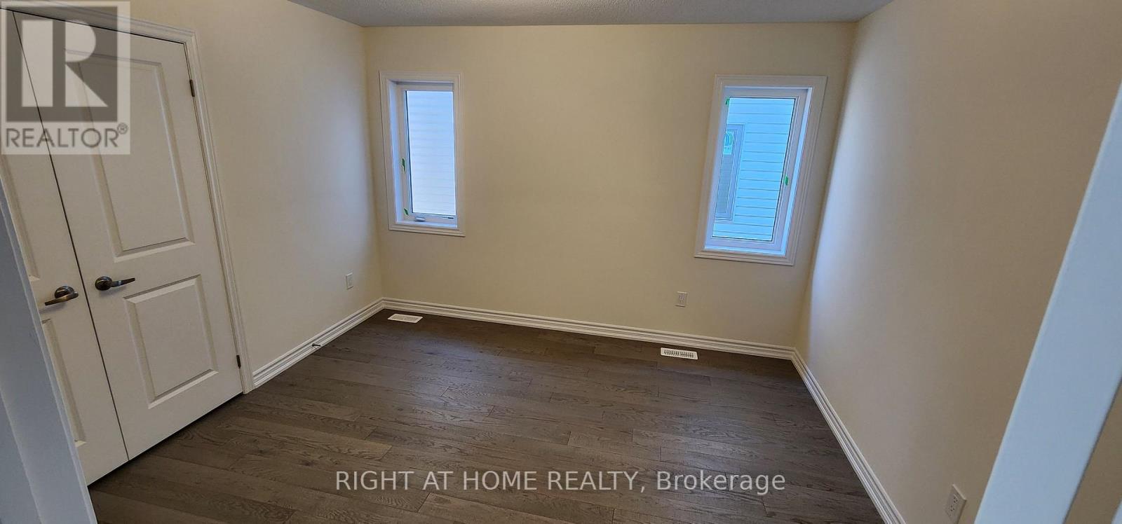 26 PRUDHOE TERRACE, Barrie — photo 4