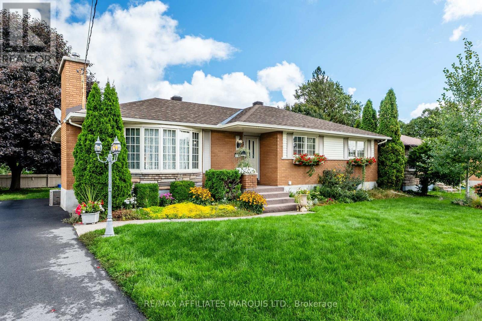 778 GUY STREET, Cornwall — photo 2
