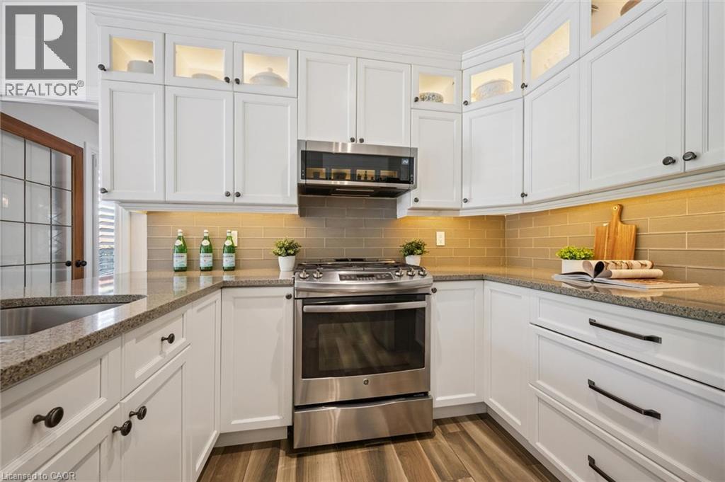 54 CORFIELD Drive - 13