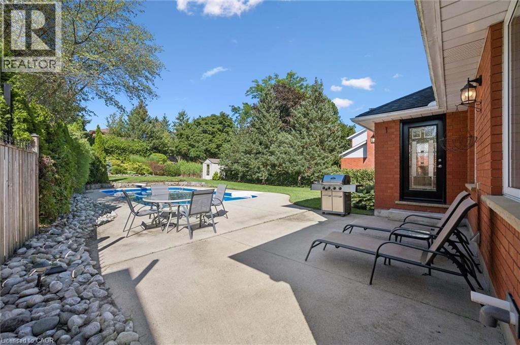 54 CORFIELD Drive - 40