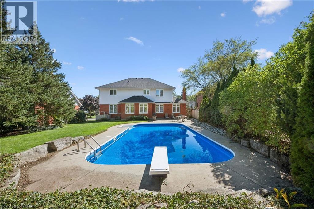 54 CORFIELD Drive - 46