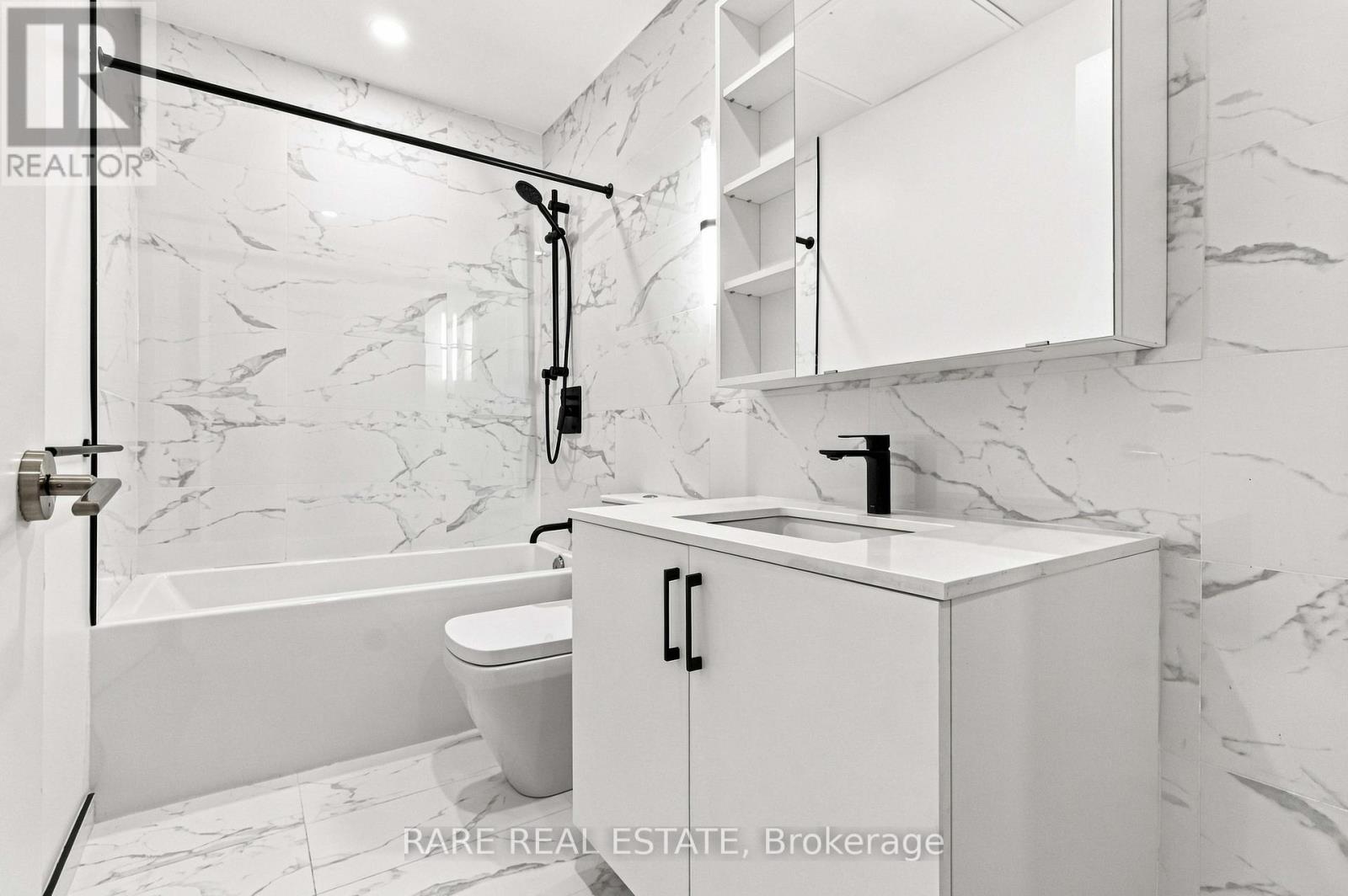 #330 689 THE QUEENSWAY - Image 7