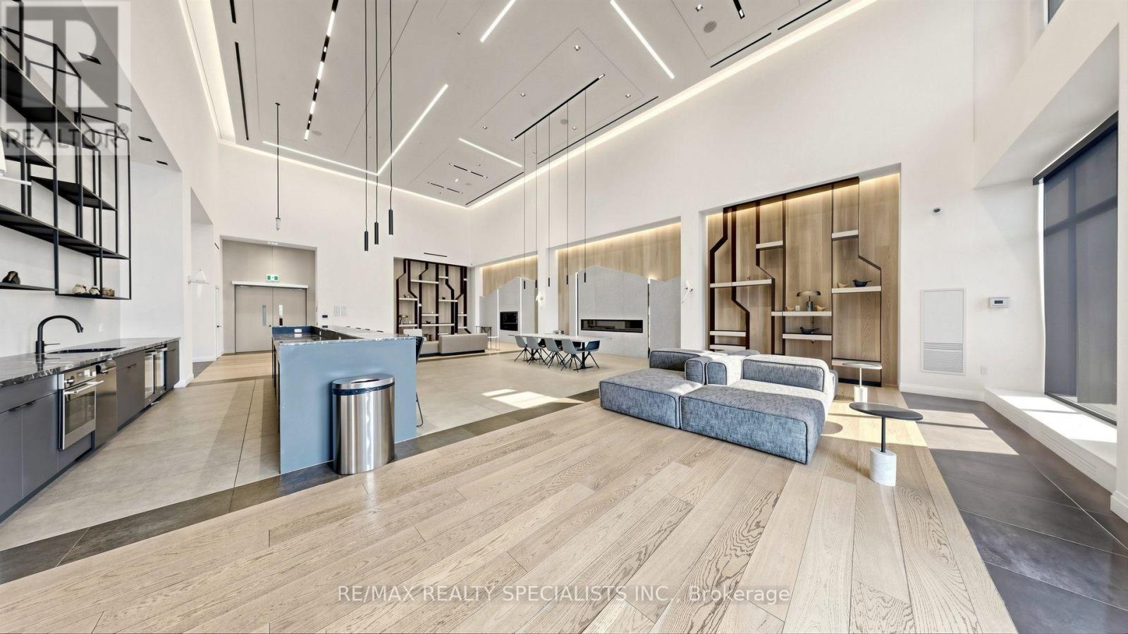#601 60 GEORGE BUTCHART DRIVE - Image 31