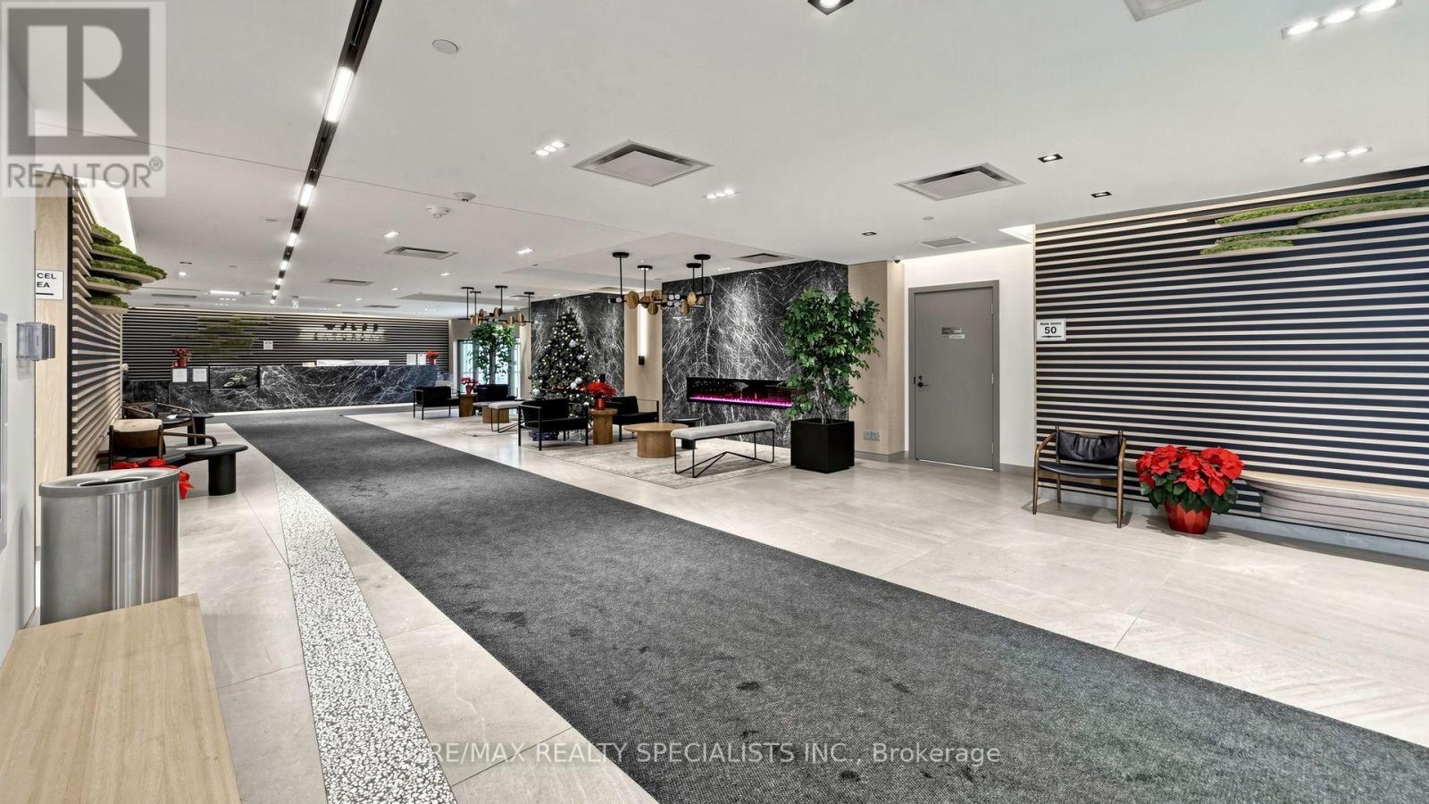 #601 60 GEORGE BUTCHART DRIVE - Image 4