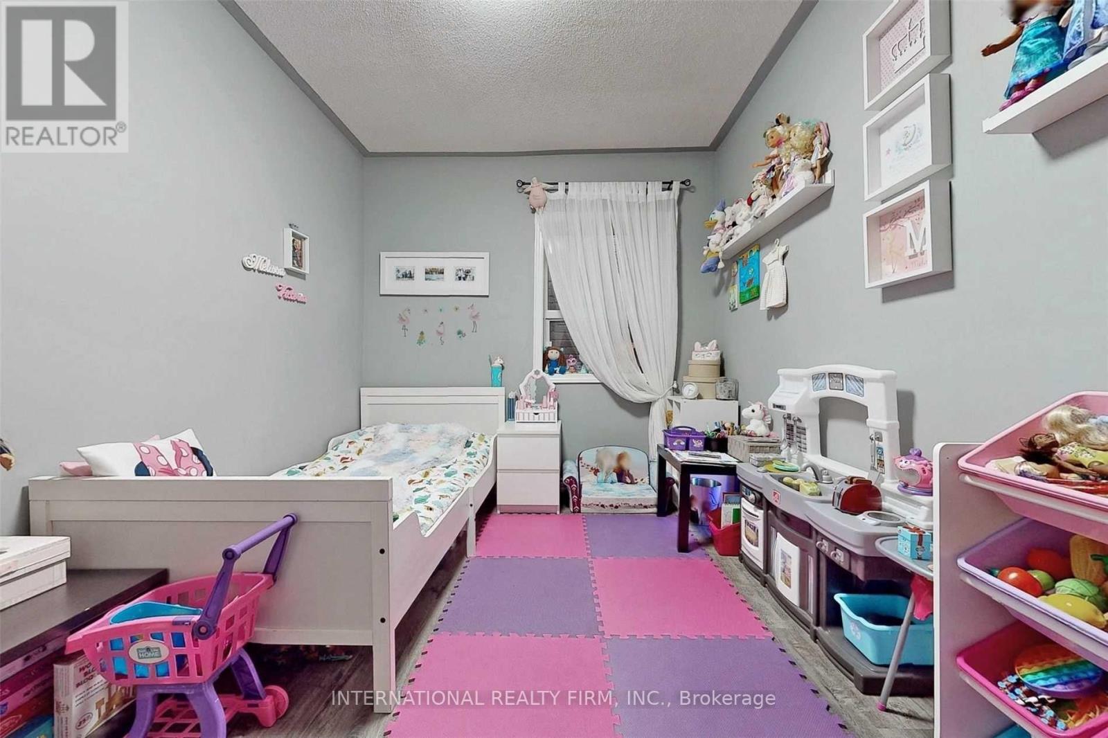 297 GILBERT AVENUE - Image 12