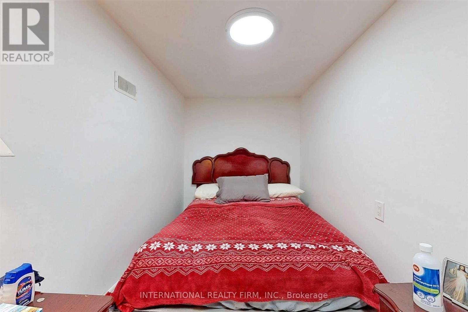 297 GILBERT AVENUE - 21