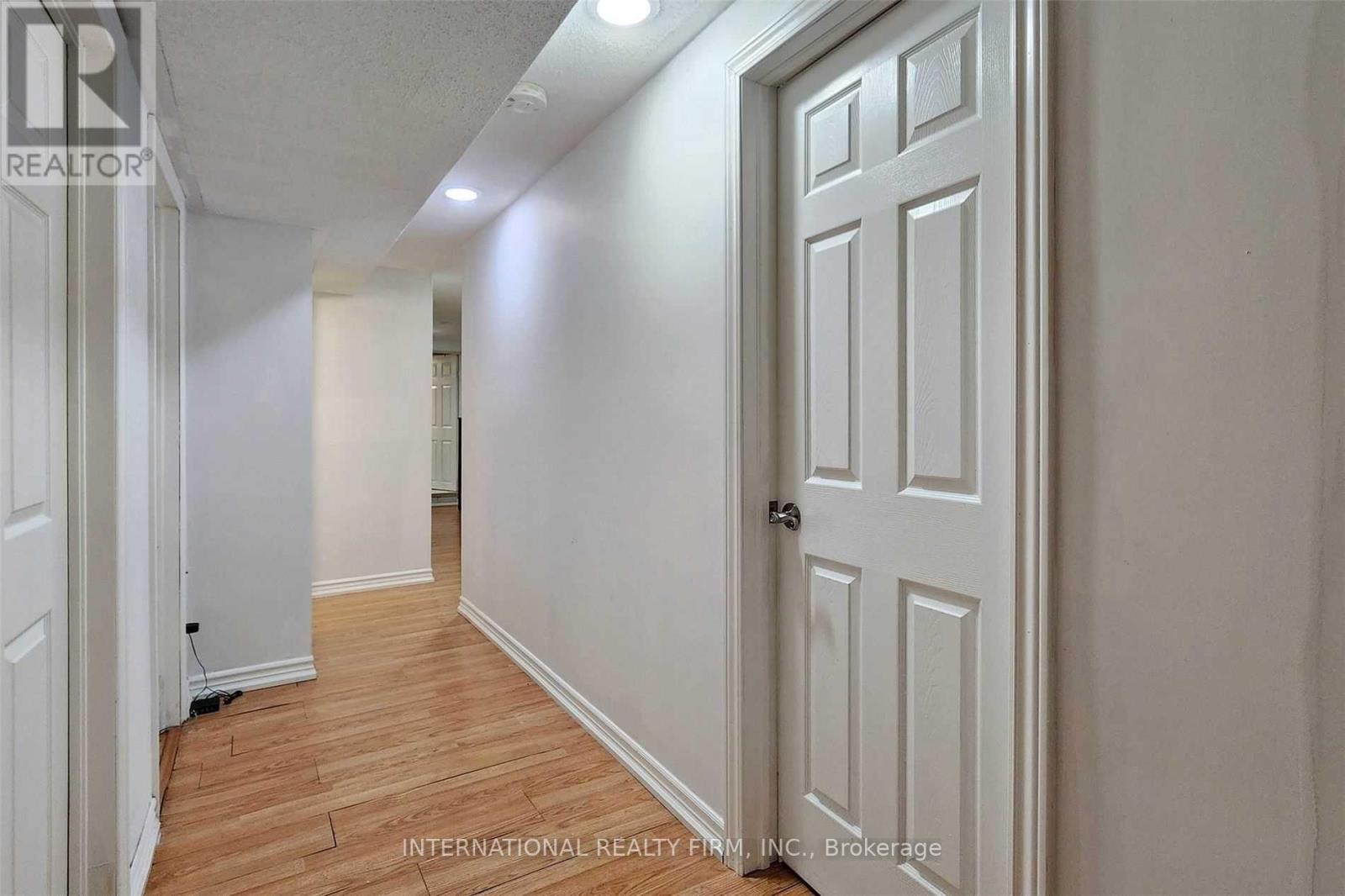 297 GILBERT AVENUE - Image 29