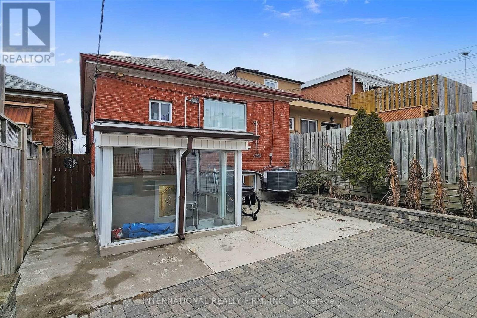 297 GILBERT AVENUE - Image 30