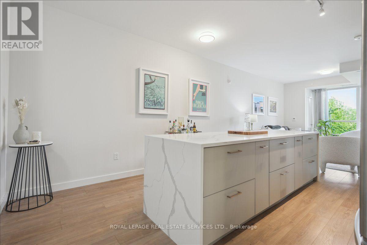 #211 168 SABINA DRIVE - 14