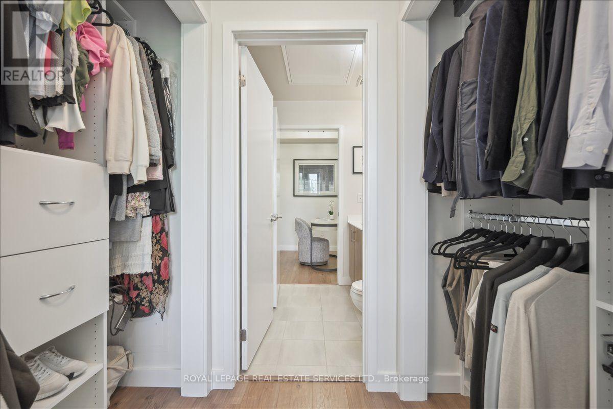 #211 168 SABINA DRIVE - 34