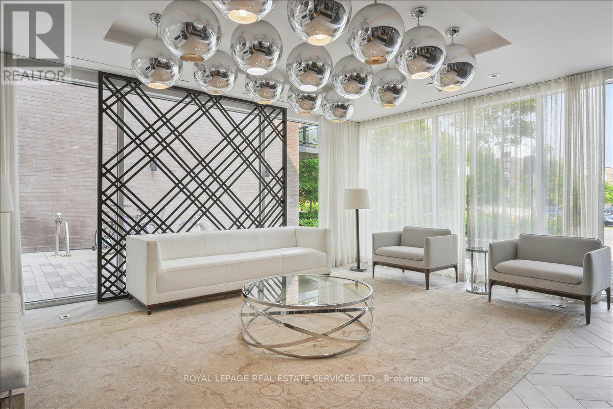 #211 168 SABINA DRIVE - 41