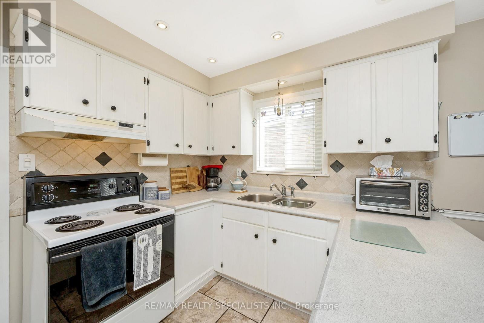 6356 CHAUMONT CRESCENT - 14