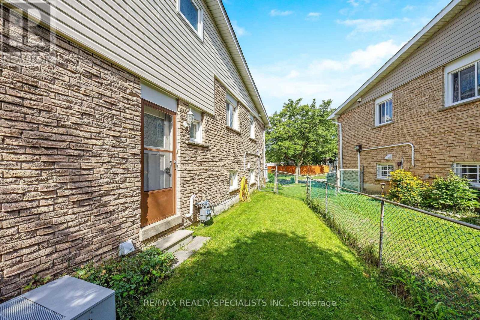 6356 CHAUMONT CRESCENT - 38