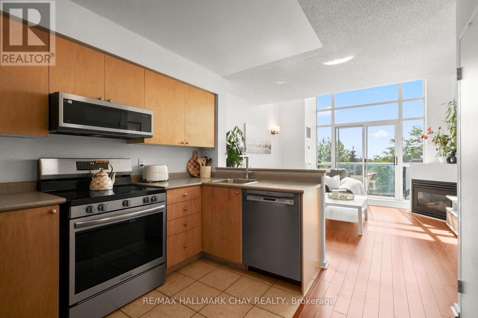 #307 200 MANITOBA STREET - 16