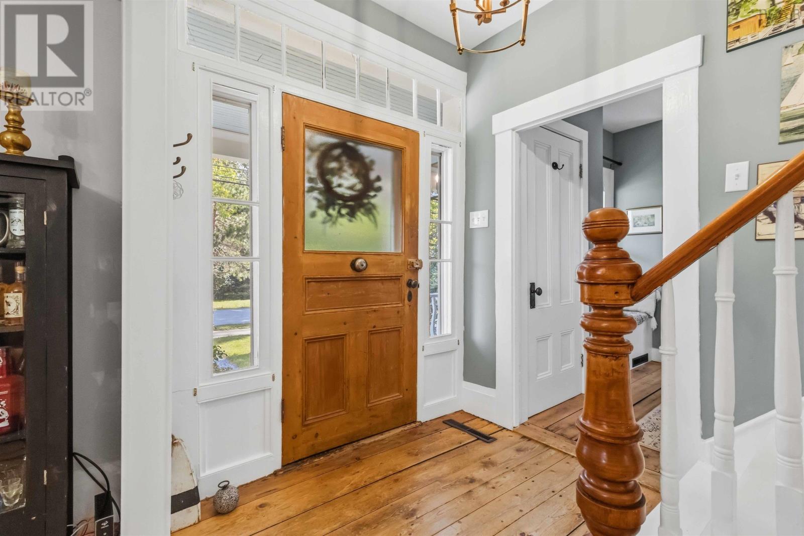 102 Pleasant Street, Mahone Bay — photo 4