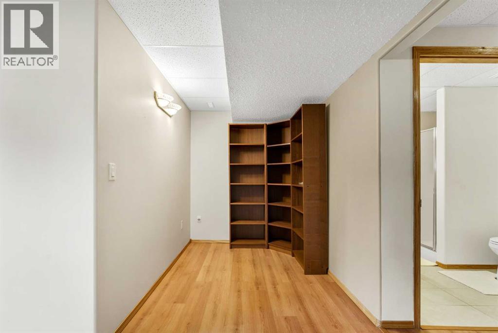 10 Sandstone Place SE - 32
