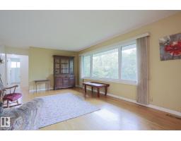 5807 48B AV, Camrose — photo 4