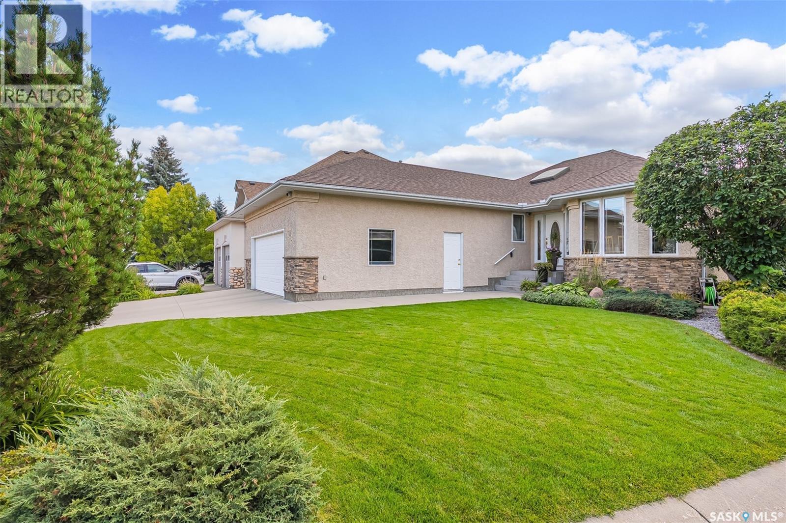 123 Horlick CRESCENT, Saskatoon — photo 1