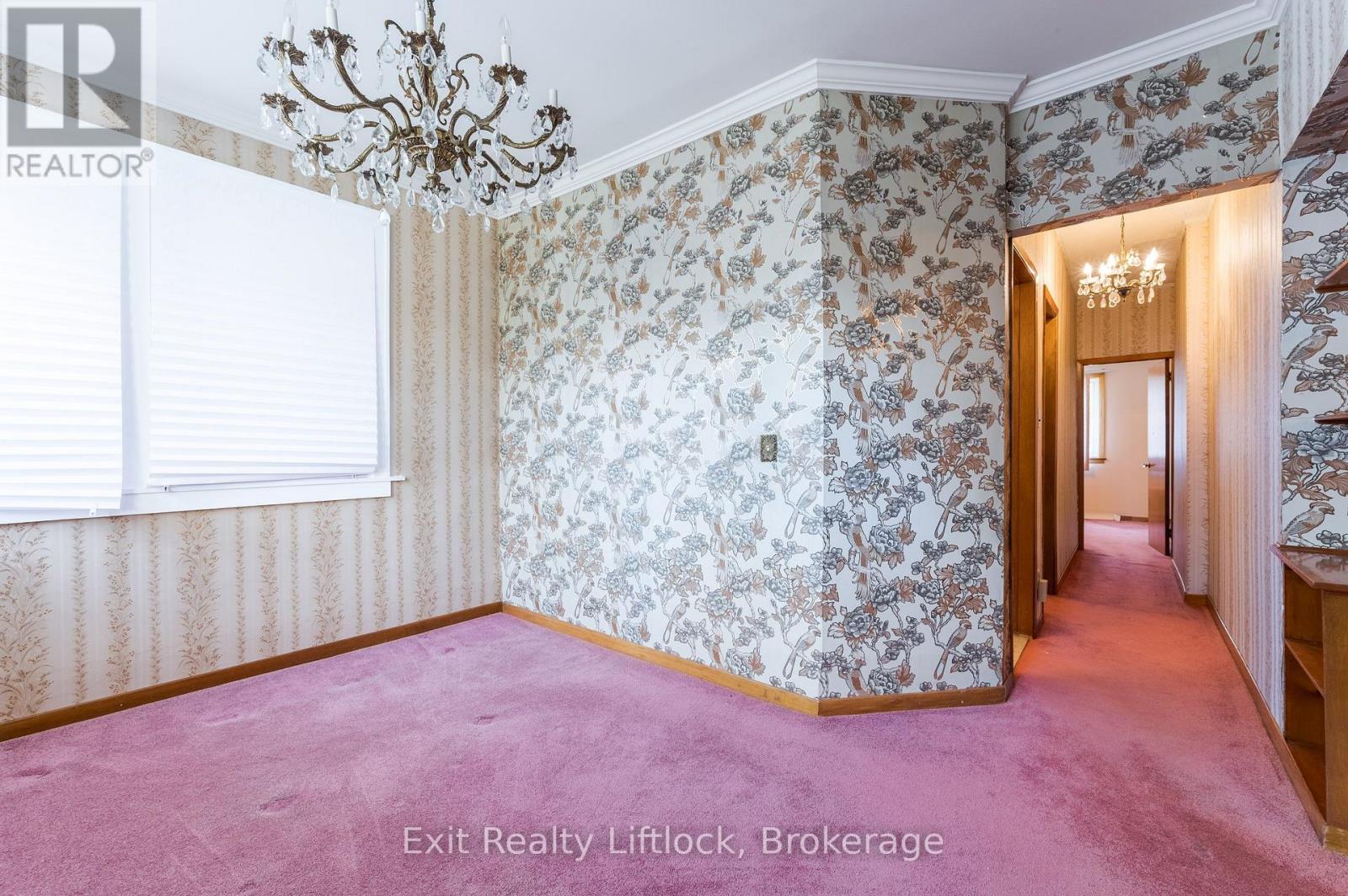 843 LOGAN AVENUE - Image 11