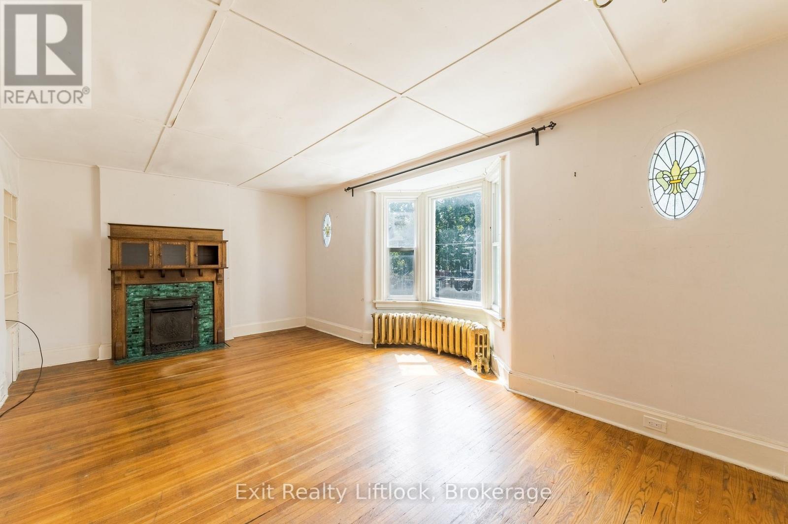 843 LOGAN AVENUE - 19