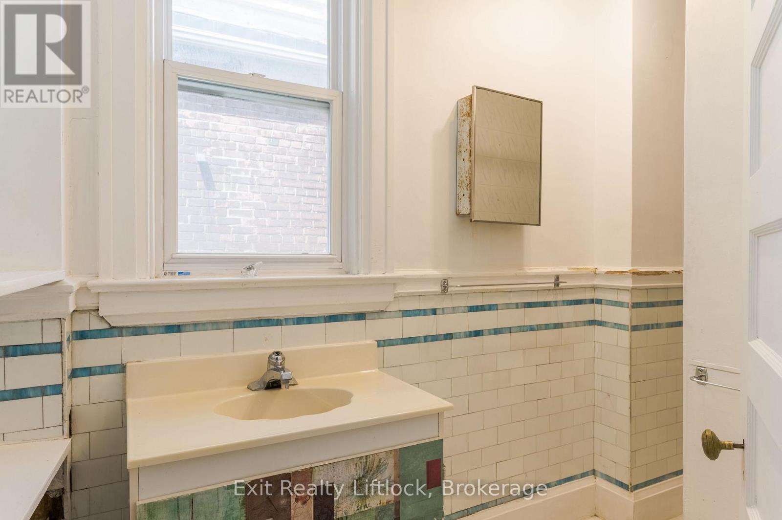 843 LOGAN AVENUE - 22
