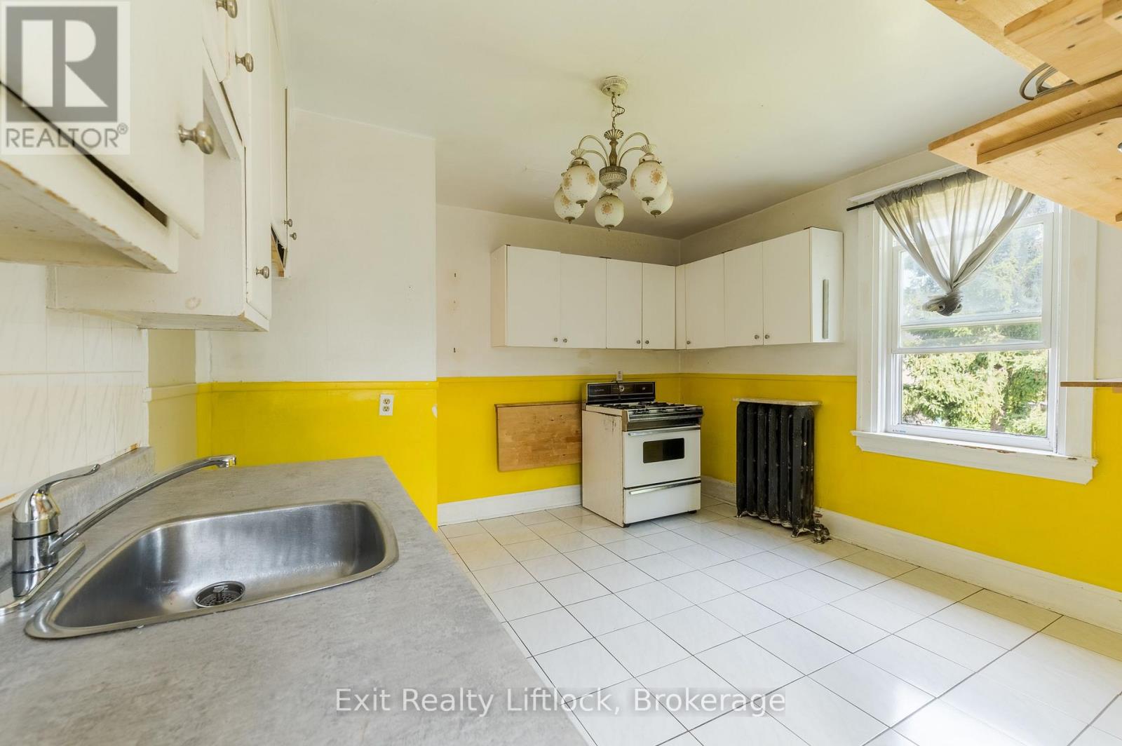 843 LOGAN AVENUE - Image 26