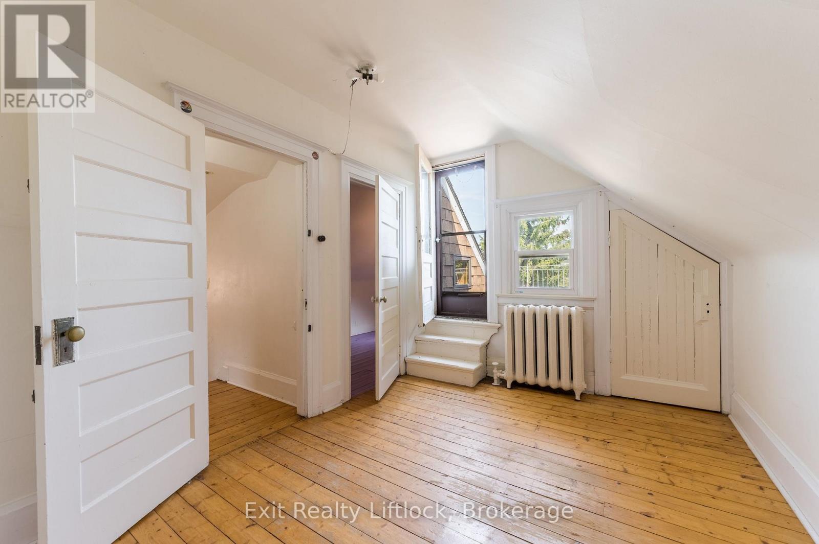 843 LOGAN AVENUE - 28