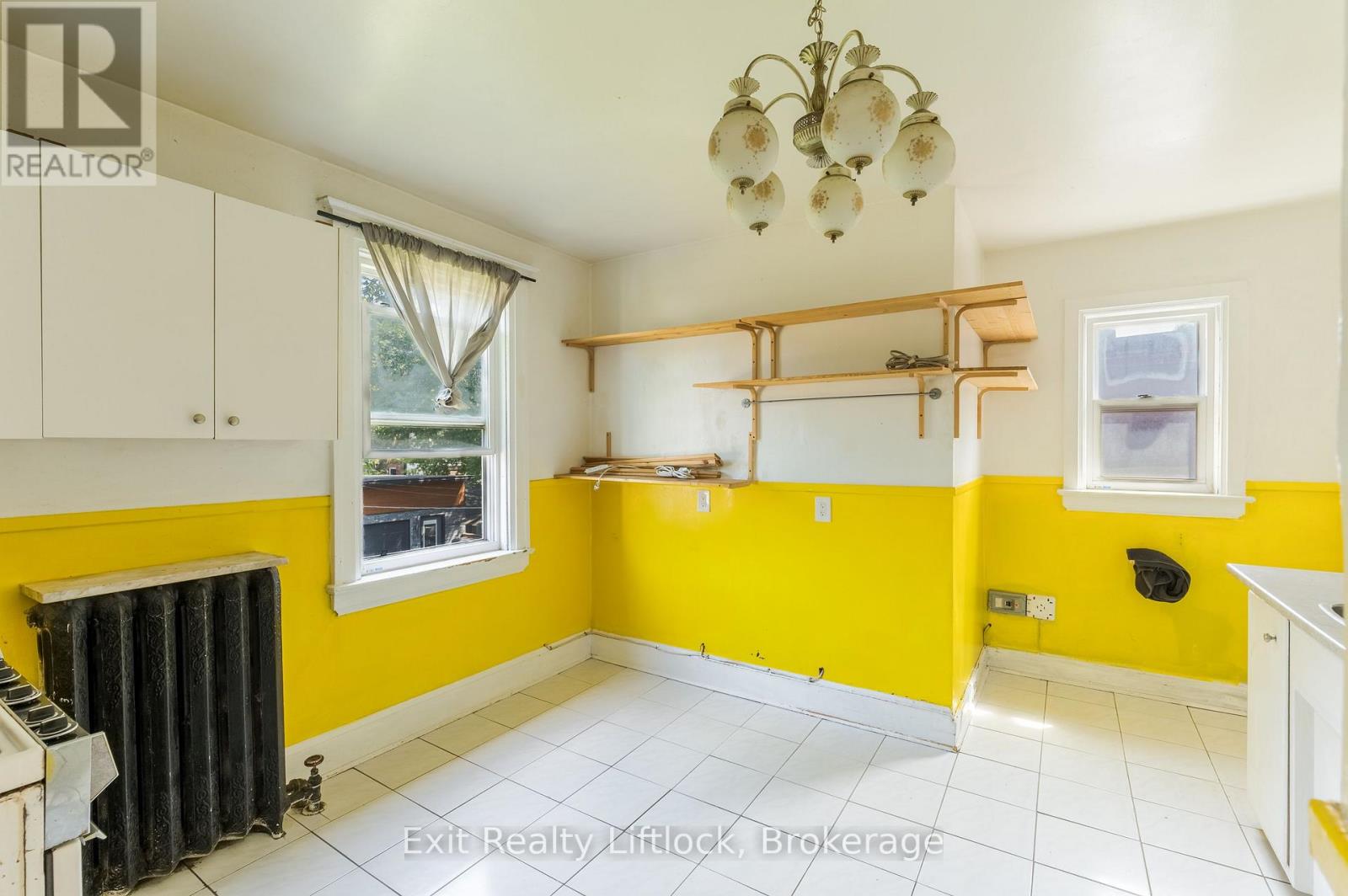 843 LOGAN AVENUE - Image 24