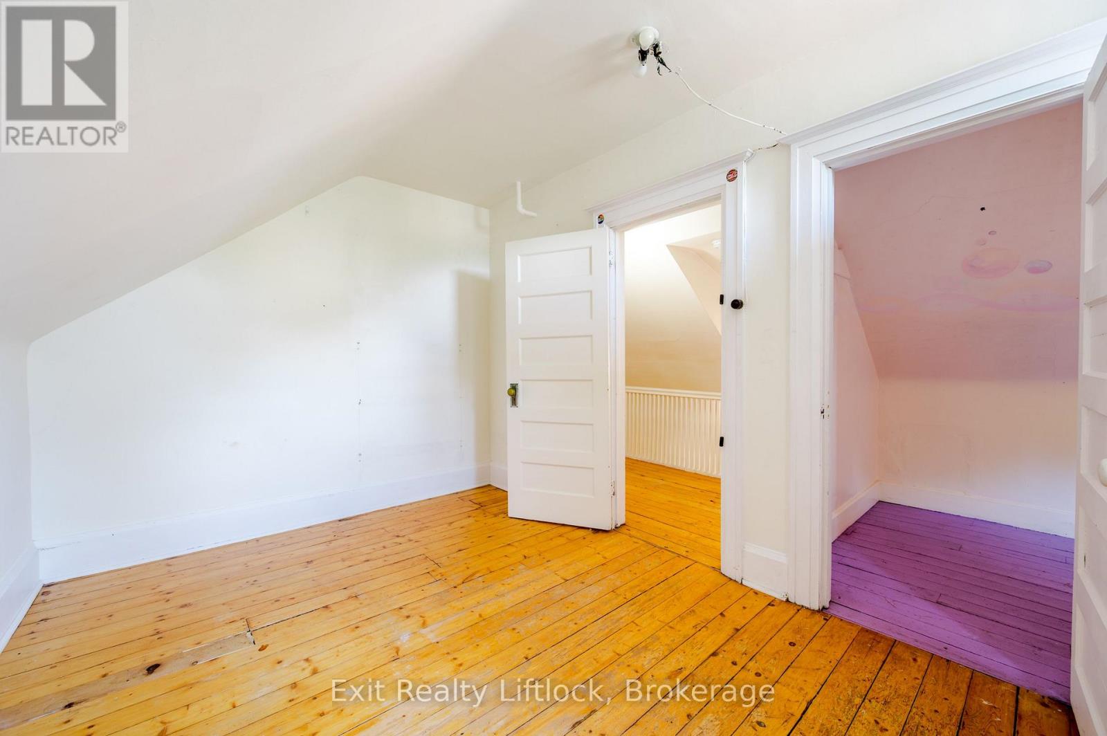843 LOGAN AVENUE - 29