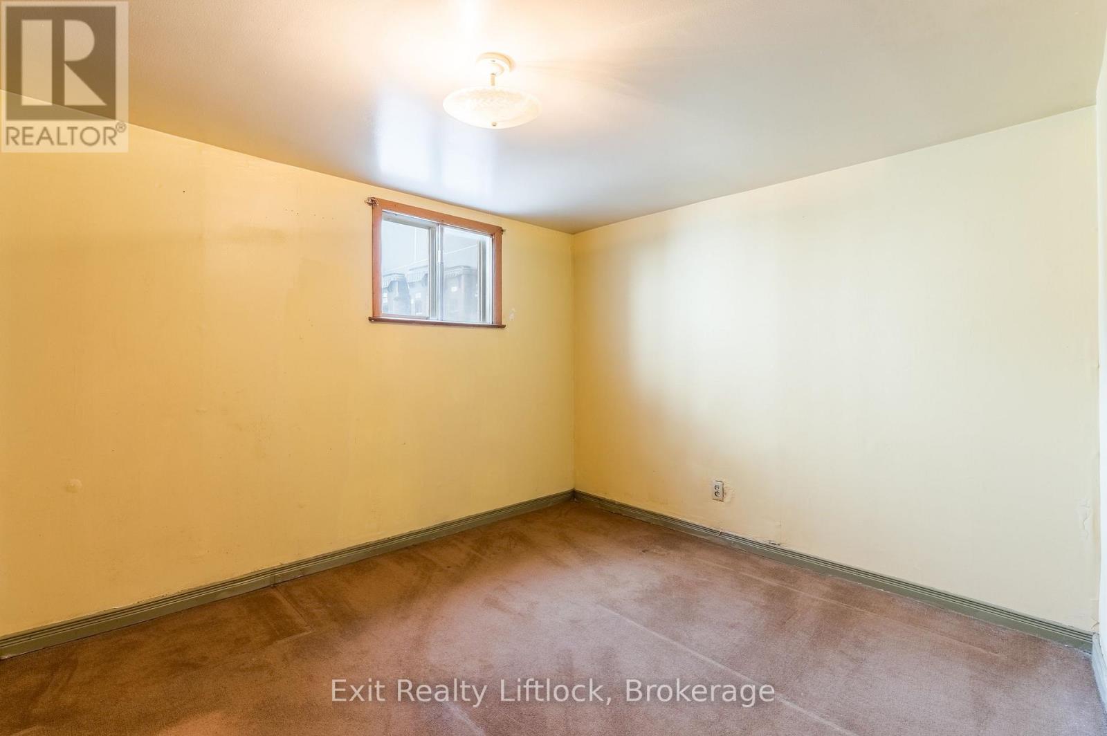 843 LOGAN AVENUE - 40