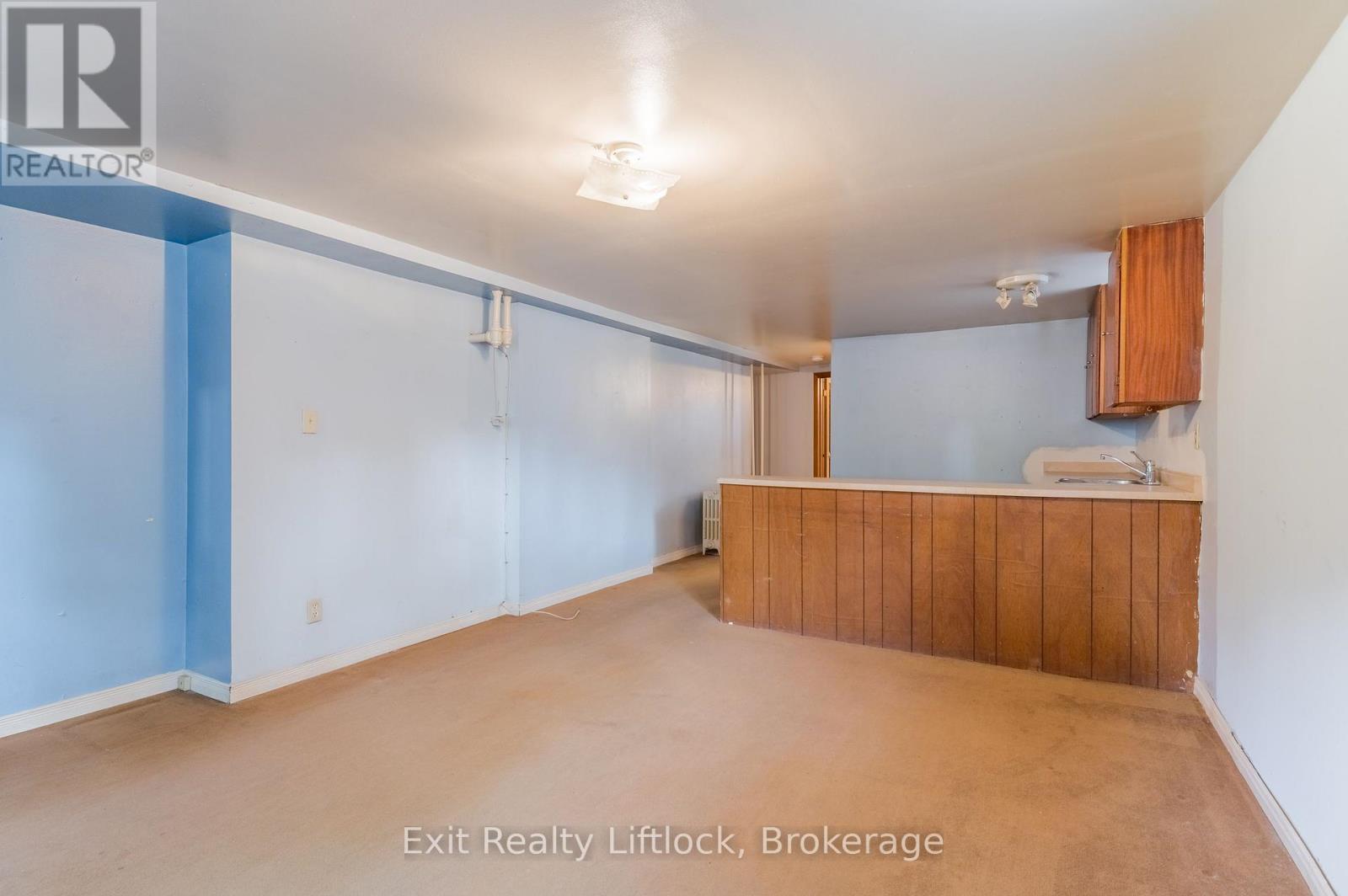 843 LOGAN AVENUE - 35