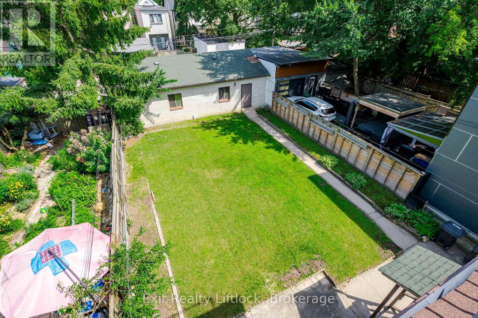 843 LOGAN AVENUE - 33