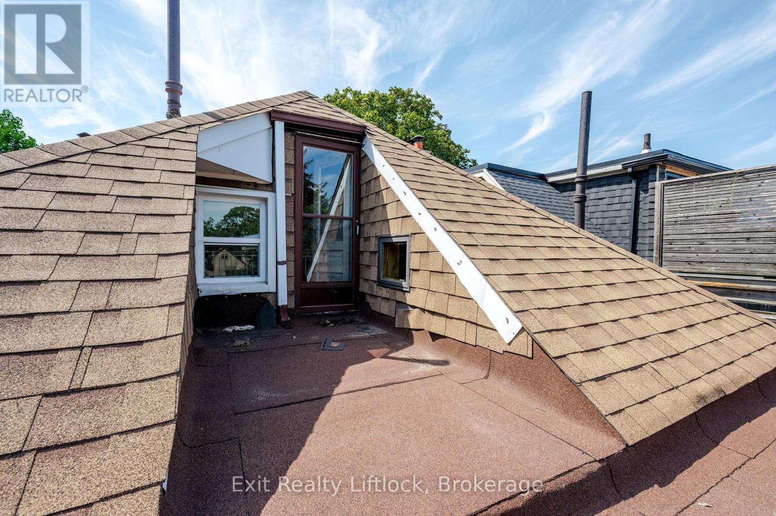 843 LOGAN AVENUE - Image 32