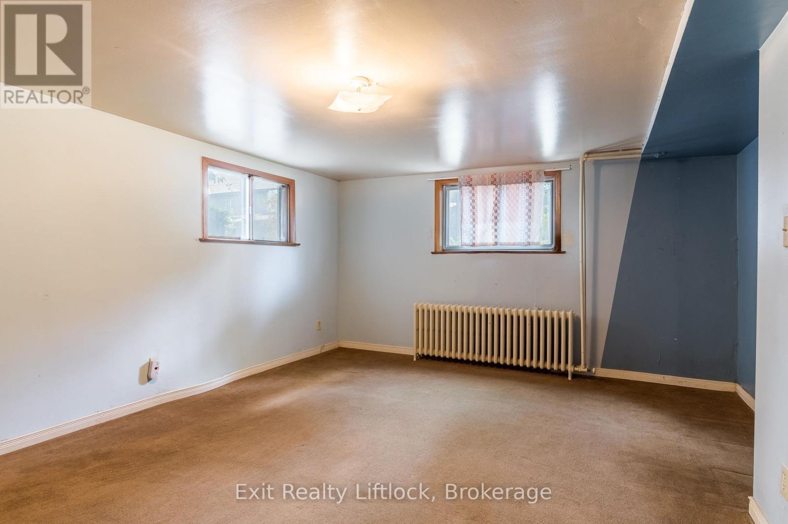 843 LOGAN AVENUE - 37