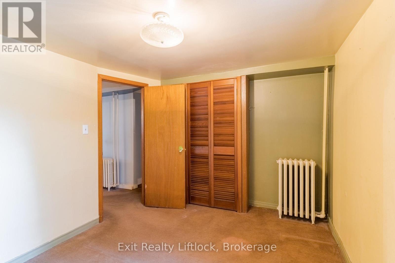 843 LOGAN AVENUE - 41
