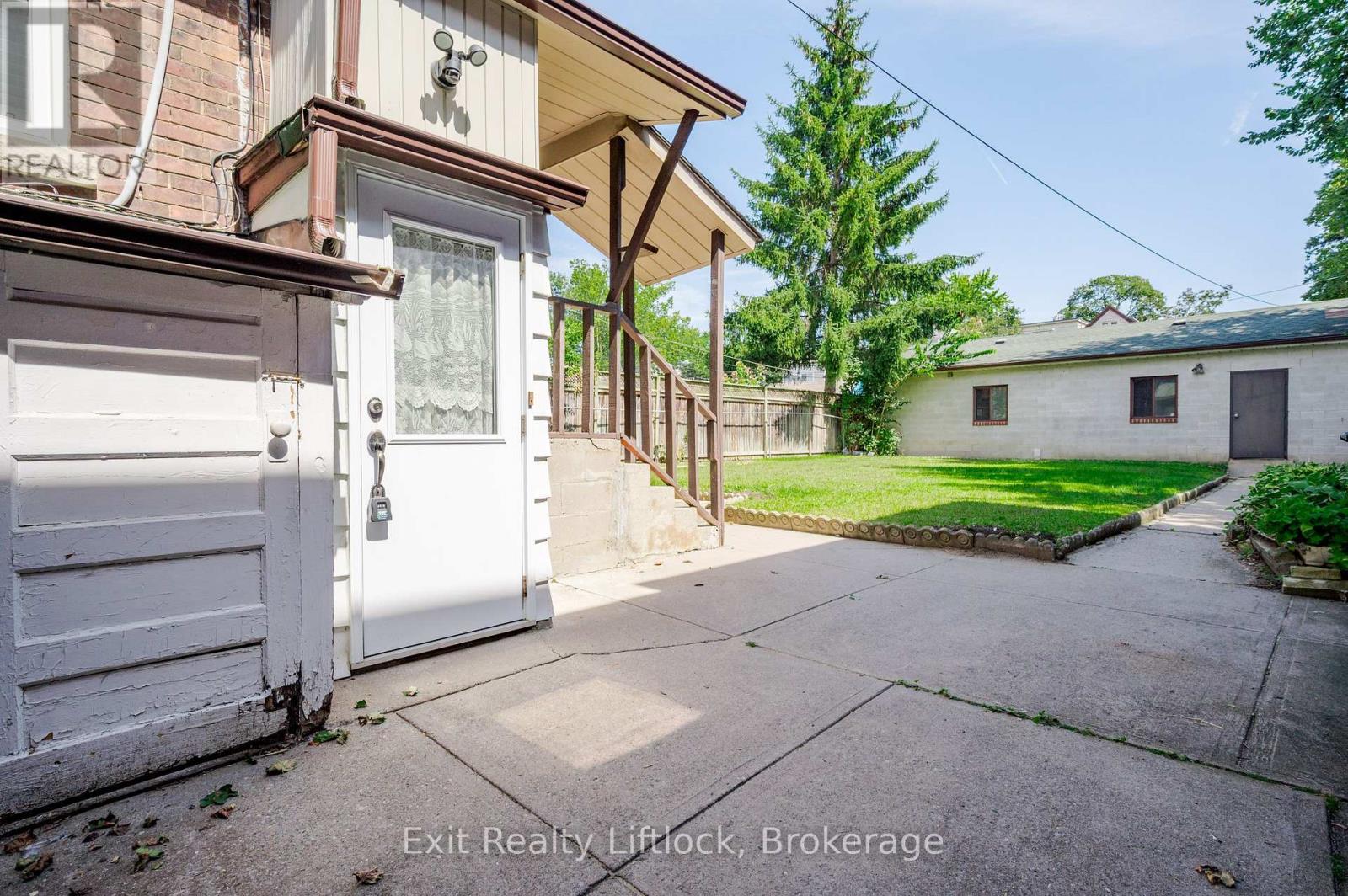 843 LOGAN AVENUE - Image 44