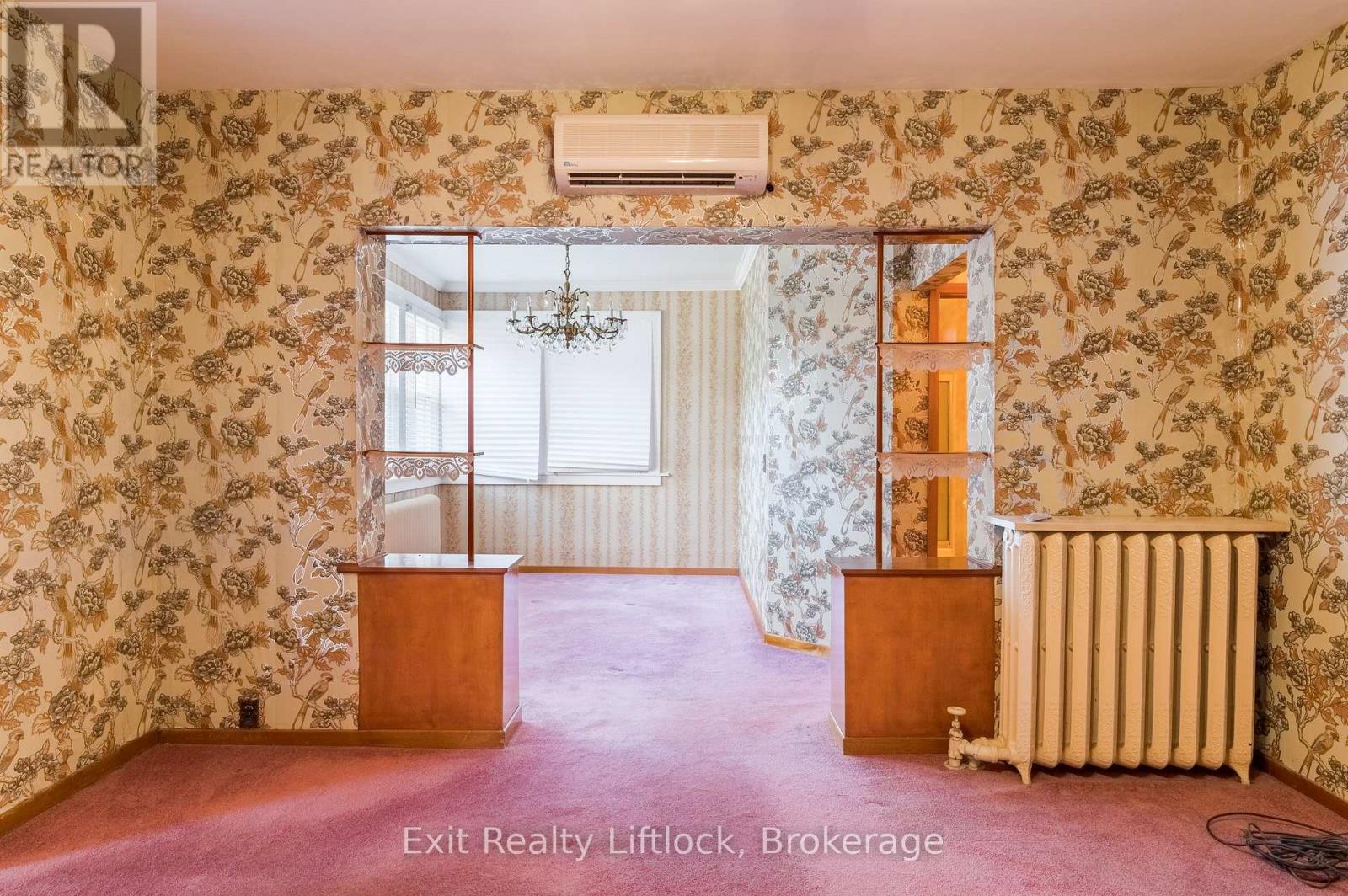 843 LOGAN AVENUE - Image 8