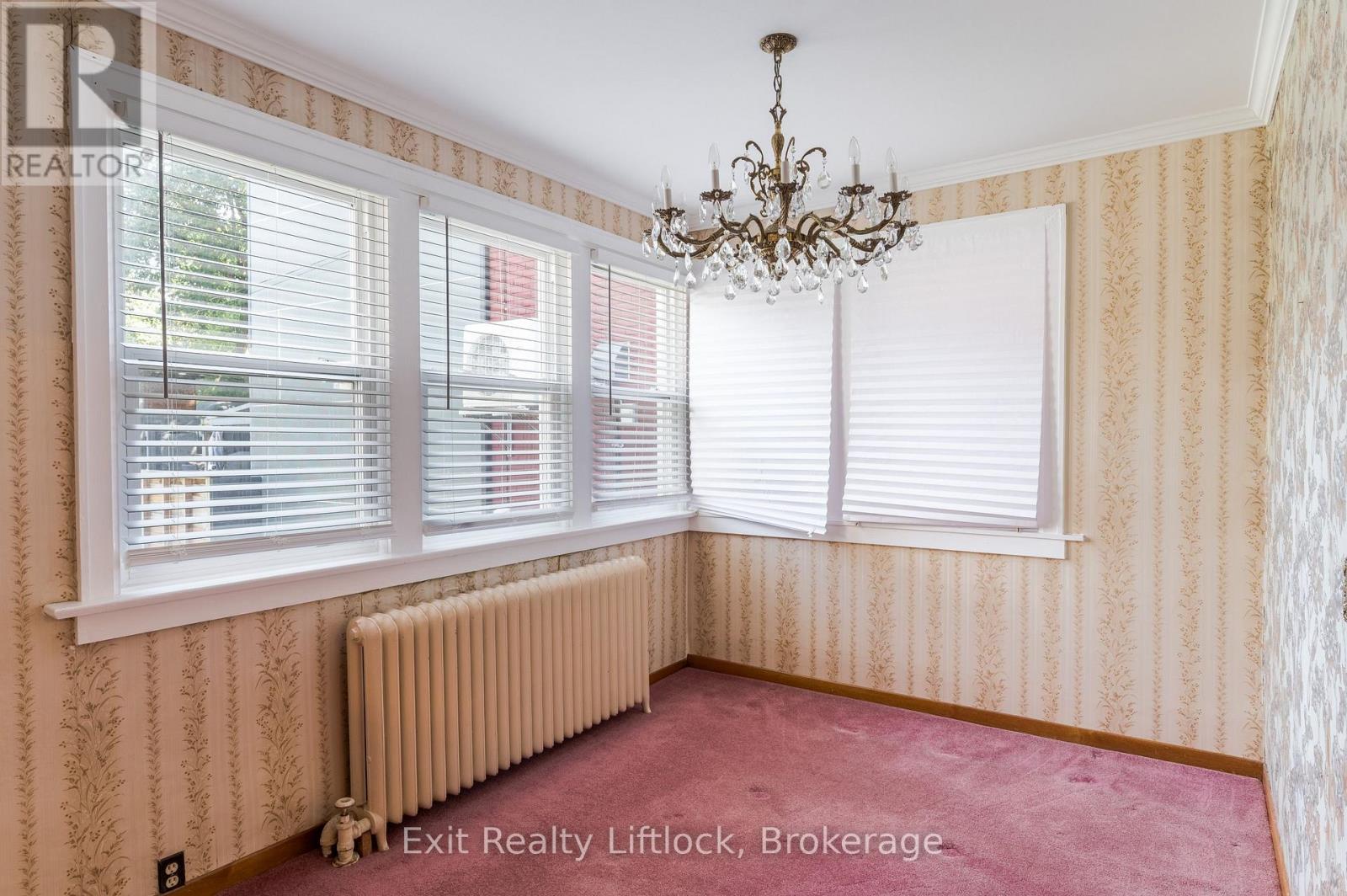 843 LOGAN AVENUE - 9