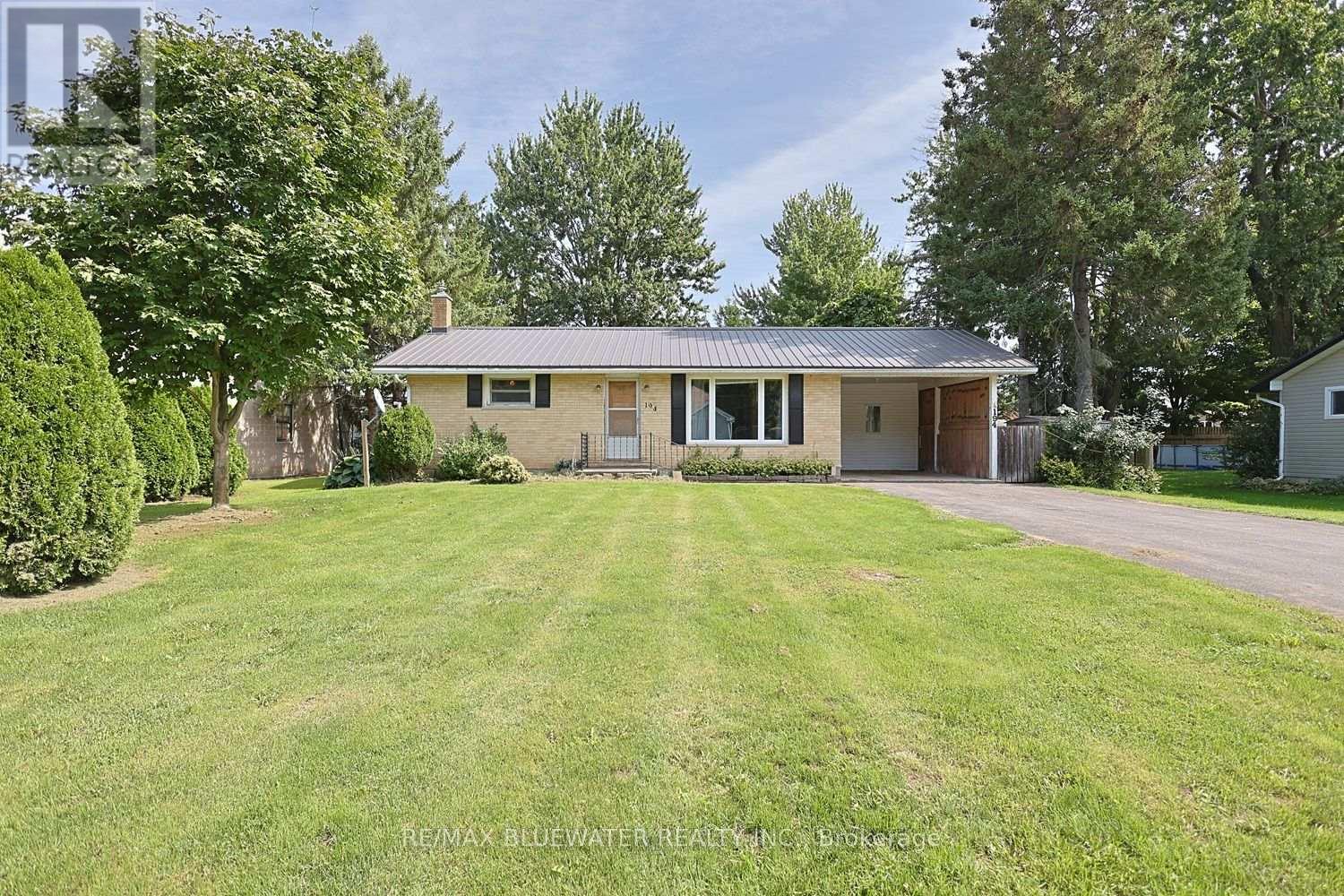 194 WEST PARK DRIVE, North Middlesex (Parkhill)