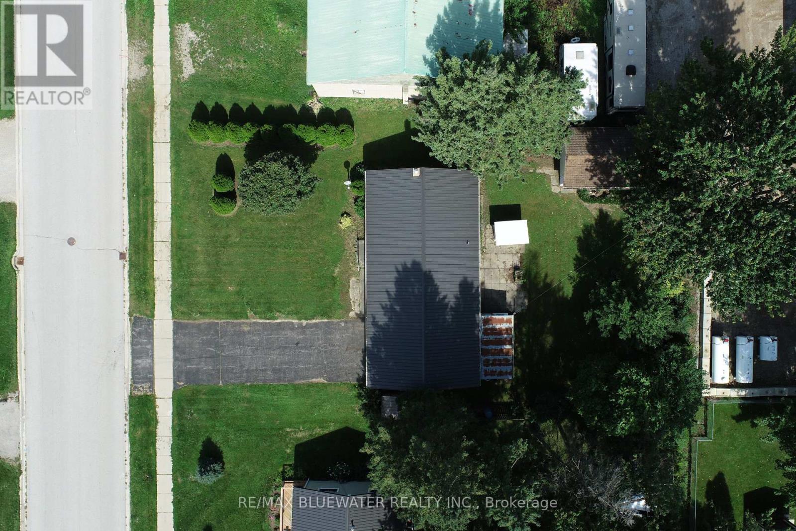 194 WEST PARK DRIVE, North Middlesex (Parkhill) — photo 6