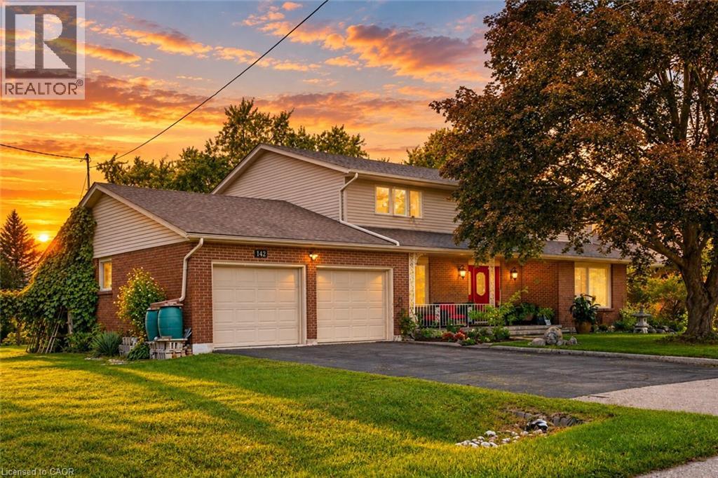 142 CARSON Drive, Kitchener — photo 1