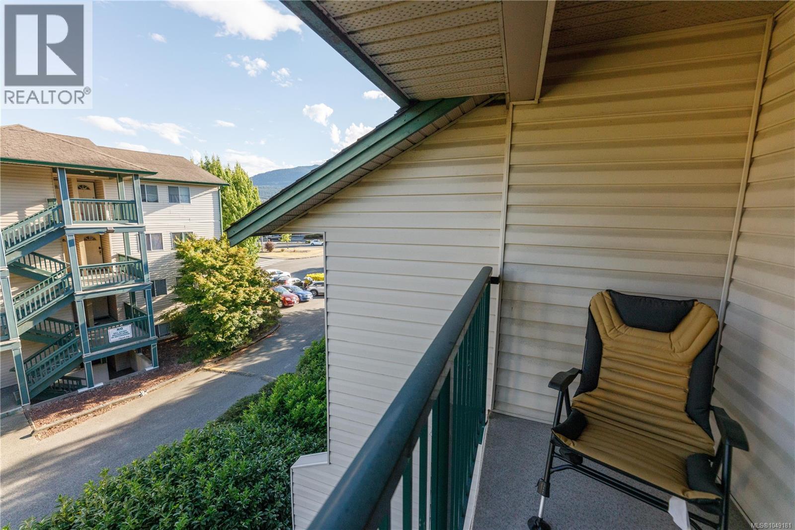 #203 1908 Bowen Rd - 13