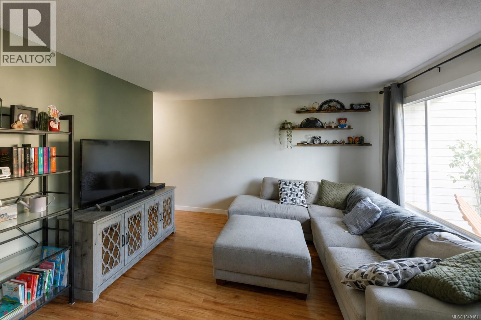 #203 1908 Bowen Rd - Image 4